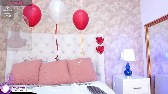 Eliza Thaylor   online show from February 15, 2025, 3:50 pm