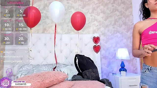 Eliza Thaylor   online show from February 26, 2025, 11:41 am