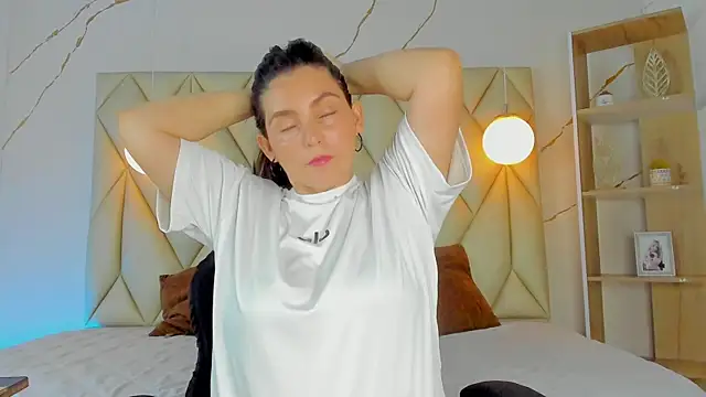 angelswets online show from November 11, 2025, 2:39 pm