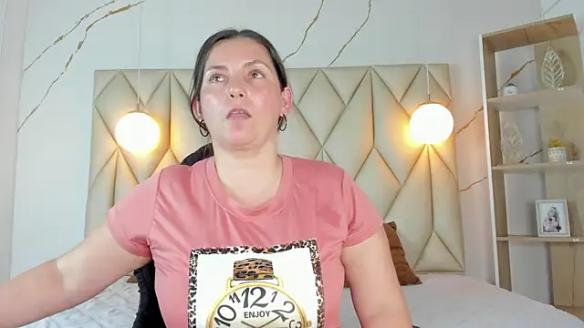 angelswets online show from November 14, 2025, 3:44 pm