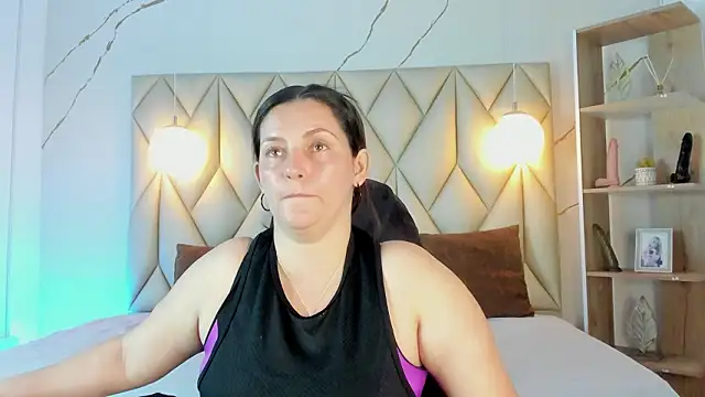 angelswets online show from February 4, 2026, 1:50 pm