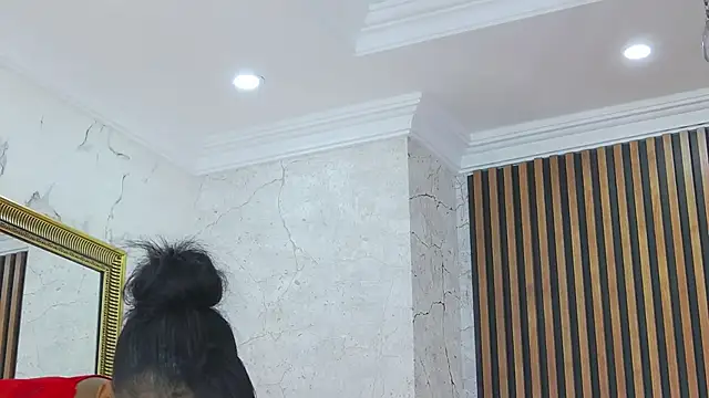 VanessaGlenn online show from October 18, 2025, 3:24 pm