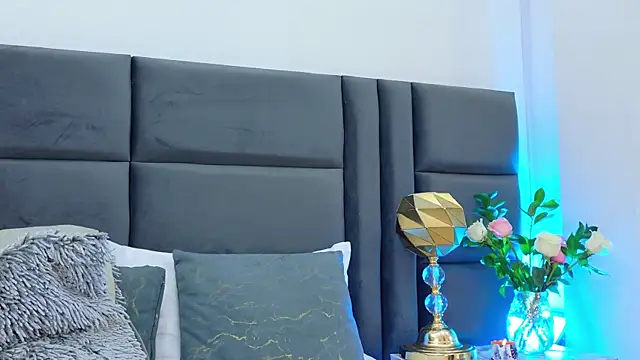 VanessaGlenn online show from March 20, 2026, 12:04 am