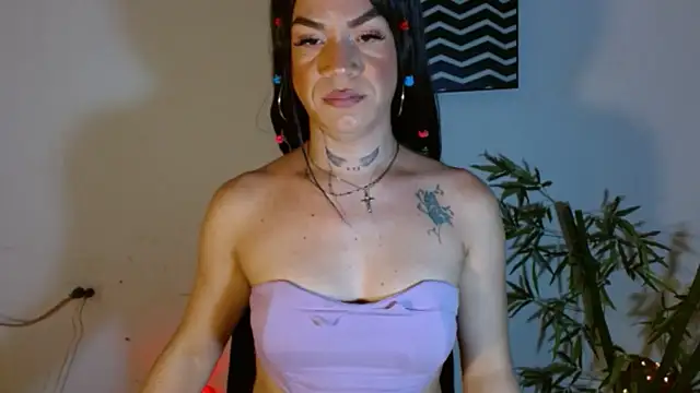 KamilaParrisx online show from May 24, 2026, 3:33 am
