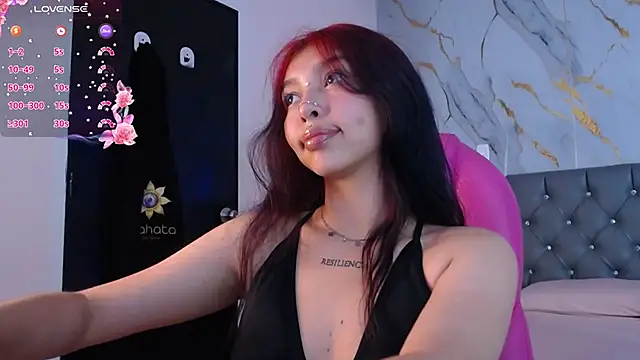 Snapshot of pettit_courtny chatting on February 6, 2025, 8:23 pm pettit courtny online show from February 6, 2025, 8:23 pm