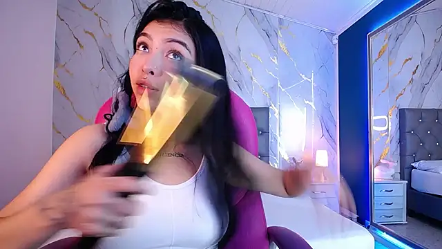 Snapshot of pettit_courtny chatting on March 3, 2025, 7:28 pm pettit courtny online show from March 3, 2025, 7:28 pm