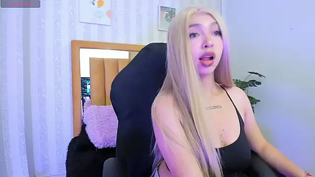 Snapshot of pettit_courtny chatting on October 13, 2025, 8:09 pm pettit courtny online show from October 13, 2025, 8:09 pm