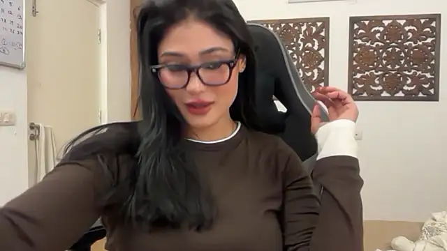 Snapshot of GoddessAnna chatting on December 20, 2025, 5:53 pm GoddessAnna online show from December 20, 2025, 5:53 pm