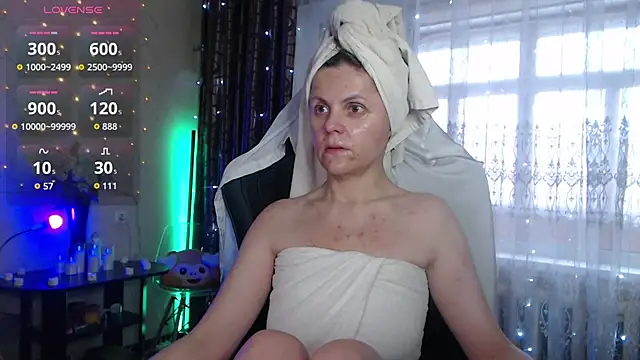 Snapshot of JessieOMays chatting on March 25, 2026, 12:49 am JessieOMays online show from March 25, 2026, 12:49 am