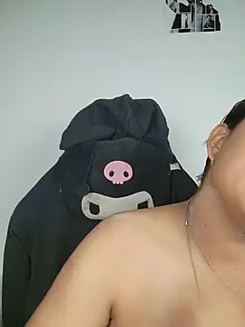 Snapshot of azulzulix chatting on July 11, 2026, 1:41 am azulzulix online show from July 11, 2026, 1:41 am
