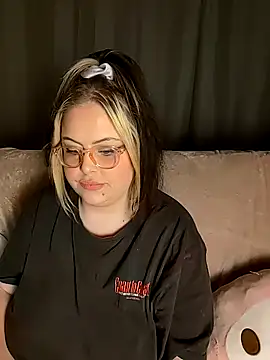 ChubbyBubs online show from October 27, 2025, 4:44 pm