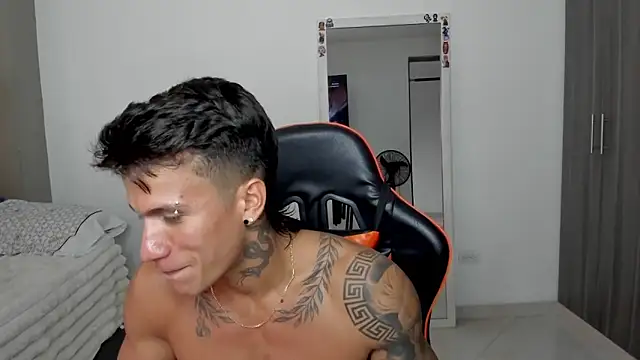 pettergrey1 online show from February 11, 2026, 9:42 pm