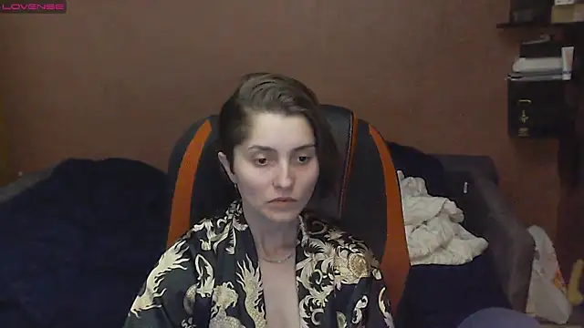 womanstrong78 online show from March 11, 2025, 5:13 pm