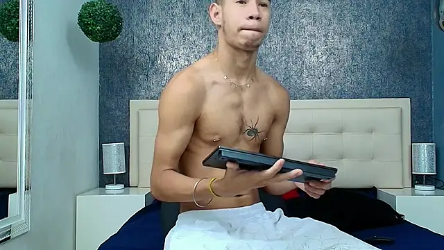 Erick Zhimerman online show from April 19, 2026, 12:15 pm