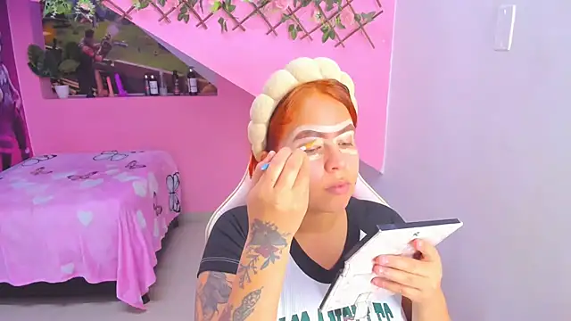 Snapshot of marcellaa303av chatting on January 19, 2025, 3:18 am marcellaa303av online show from January 19, 2025, 3:18 am