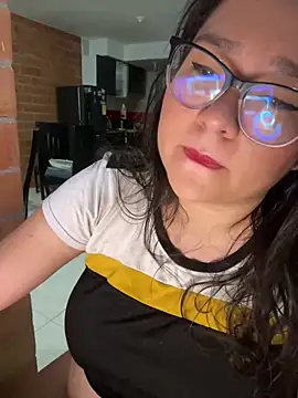 CinnamonCookiez online show from December 20, 2024, 3:25 am