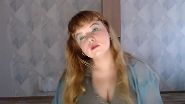 Snapshot of Melina_Hot9 chatting on August 3, 2026, 1:37 am Melina Hot9 online show from August 3, 2026, 1:37 am