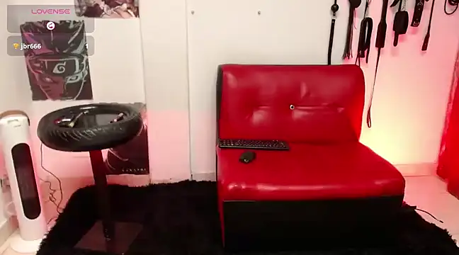 MadissomCute online show from December 13, 2024, 7:25 am