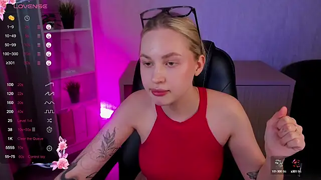 Carol  Cox online show from February 19, 2025, 2:01 am