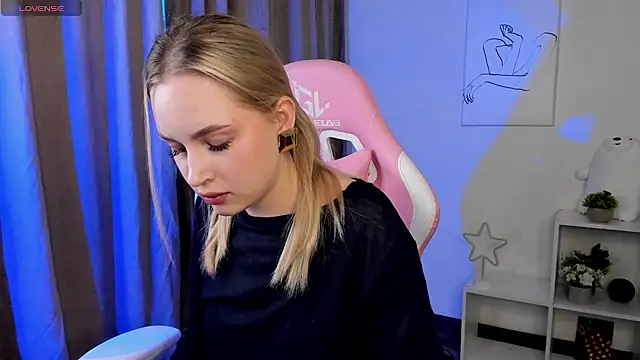 Carol  Cox online show from March 21, 2025, 12:40 am