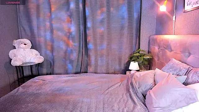 Carol  Cox online show from September 29, 2025, 10:58 pm