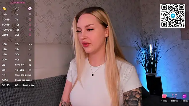 Carol  Cox online show from November 10, 2025, 12:42 am