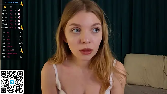 ElswythDecoursey online show from January 13, 2025, 5:02 pm