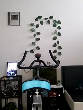 jesicardiente27 online show from November 3, 2025, 4:19 pm