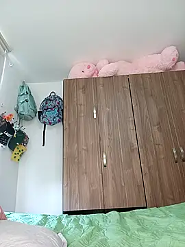 Karii-R online show from April 22, 2026, 3:24 pm