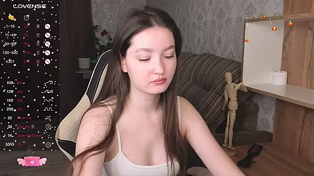 Fairyy Moon online show from November 3, 2025, 11:59 pm