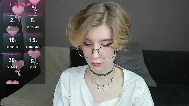 Angel Jules online show from February 22, 2025, 4:07 am