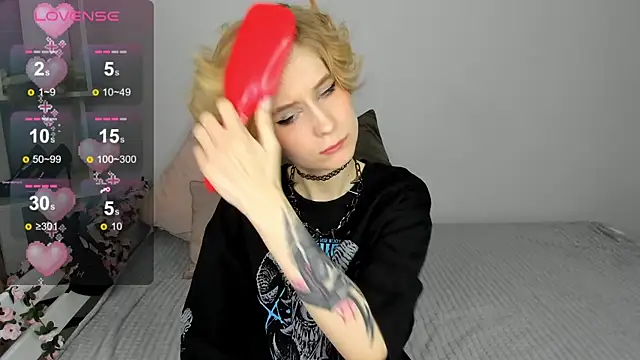 Angel Jules online show from March 4, 2025, 1:01 am