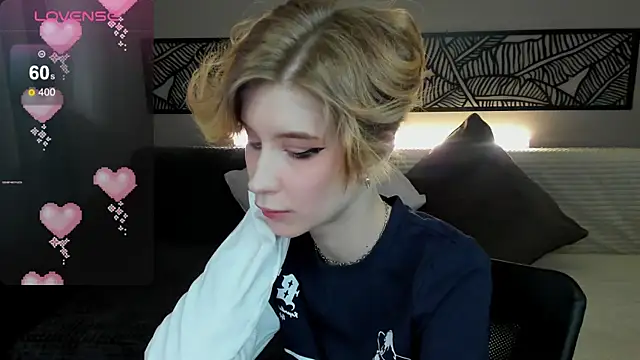 Angel Jules online show from March 7, 2025, 4:02 am