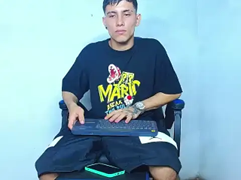 Snapshot of bab_boy_777 chatting on December 8, 2024, 2:28 am bab boy 777 online show from December 8, 2024, 2:28 am