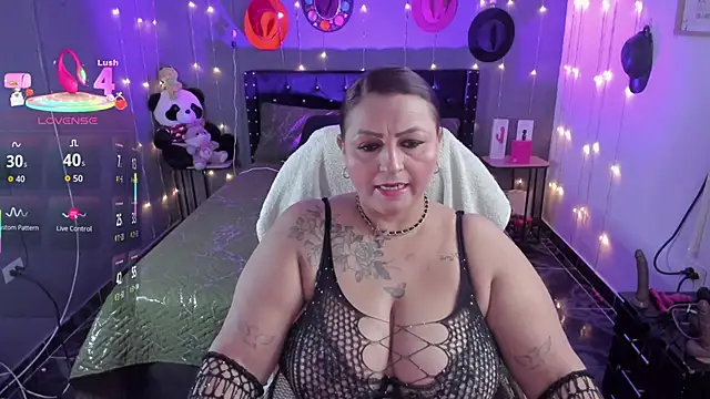 Ivonnee   online show from January 16, 2026, 3:10 am