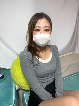 ayu0009rrr online show from February 21, 2026, 1:23 pm