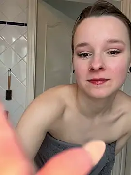 Snapshot of Izzy_Inked chatting on March 16, 2025, 7:17 pm Izzy Inked online show from March 16, 2025, 7:17 pm