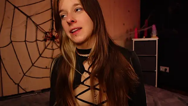 Snapshot of Izzy_Inked chatting on October 27, 2025, 6:39 am Izzy Inked online show from October 27, 2025, 6:39 am