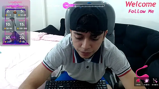 DamiBright online show from March 12, 2025, 6:33 pm