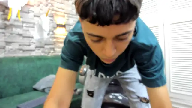 DamiBright online show from October 10, 2025, 5:56 pm