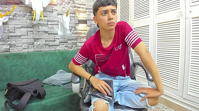 DamiBright online show from October 28, 2025, 5:48 pm