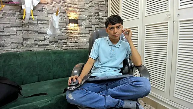 DamiBright online show from November 29, 2025, 5:38 pm