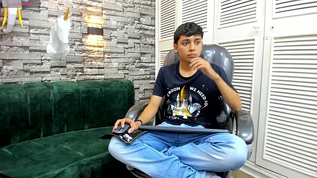 DamiBright online show from December 2, 2025, 5:30 pm