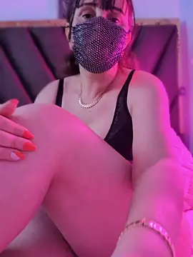 Lina lolo online show from April 15, 2026, 1:45 am