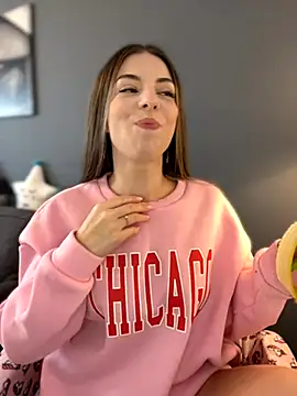 Mia Ethan online show from November 25, 2025, 8:14 am