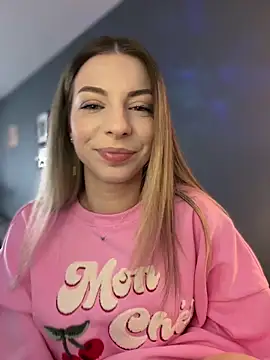 Mia Ethan online show from April 21, 2026, 10:54 am