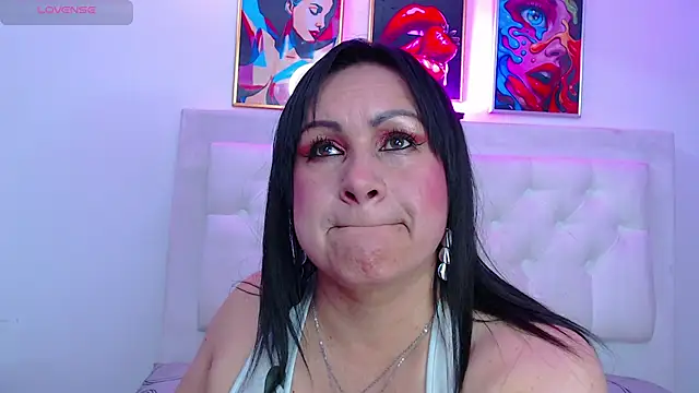 jescaoporto4 online show from March 28, 2026, 9:03 pm