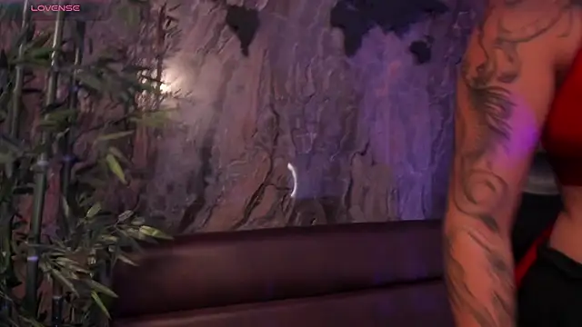 Alahia Dangelo online show from November 14, 2025, 5:33 pm