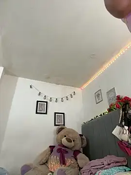 salomegalesoxxx online show from November 13, 2025, 1:59 am