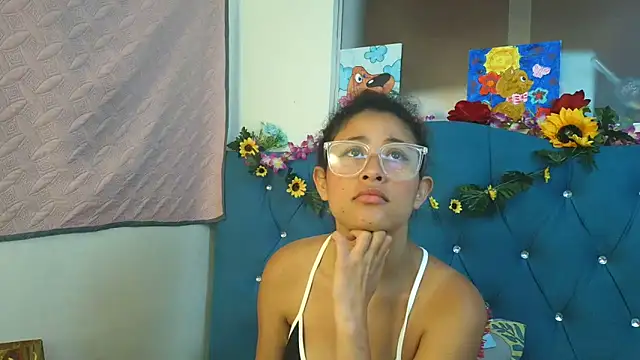 Milkdulce1 online show from April 20, 2026, 1:36 pm